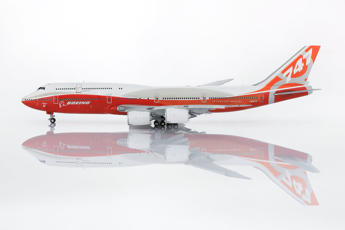 1/400 Boeing Company B747-8 Red "House livery" B631002F Flaps Down