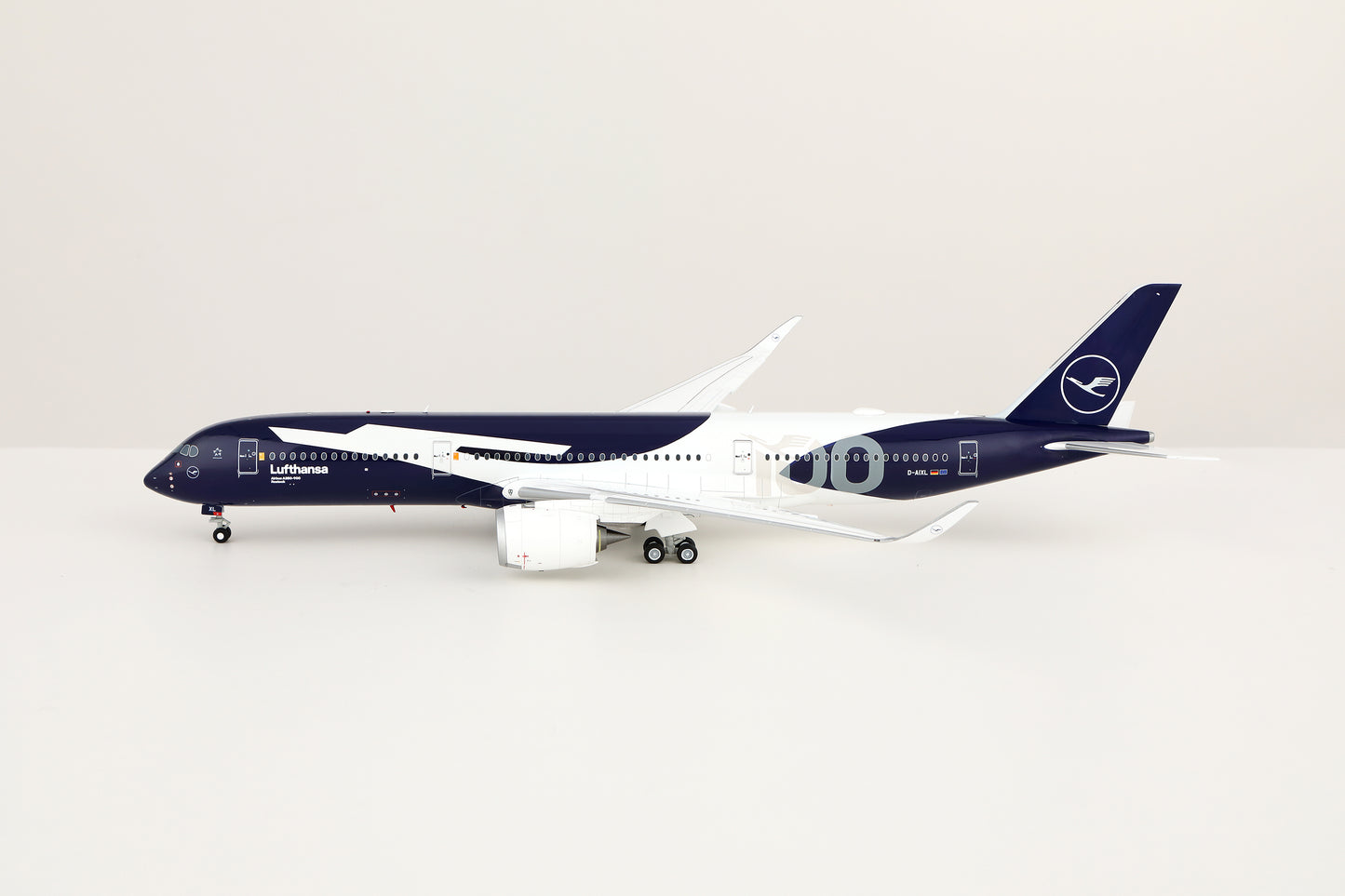 Lufthansa A350-900 D-AIXL