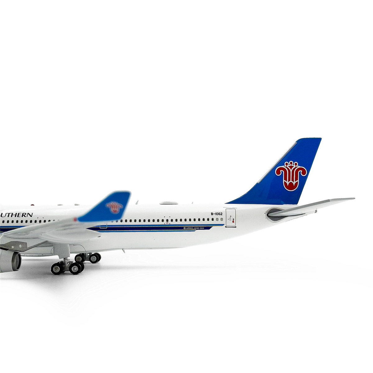 1/400 China Southern Airlines A330-300 B-1062 AV4339 - image 2