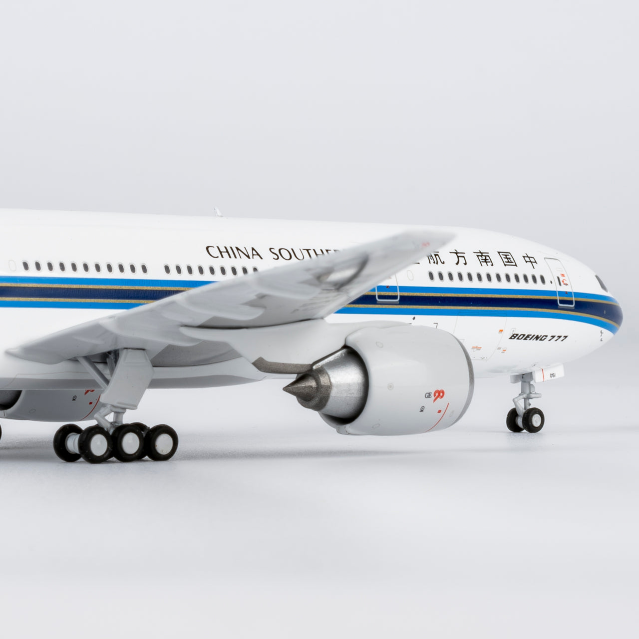 1/400 China Southern Airlines Boeing 777-200 B-2051 NG24180 - cover