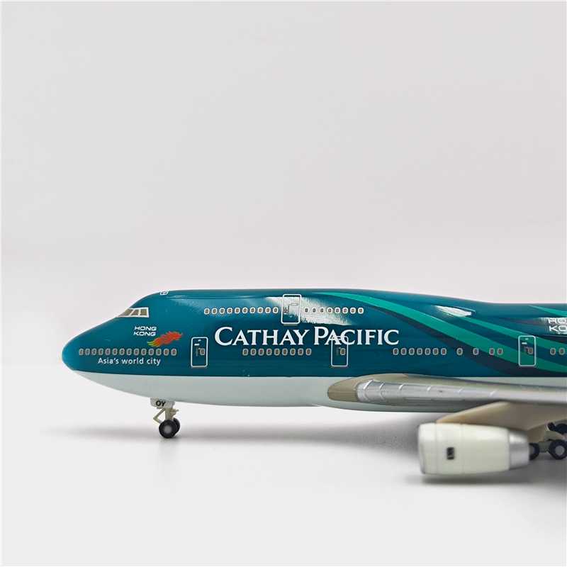 1/400 Cathay Pacific B747-200 B-HIB - image 9
