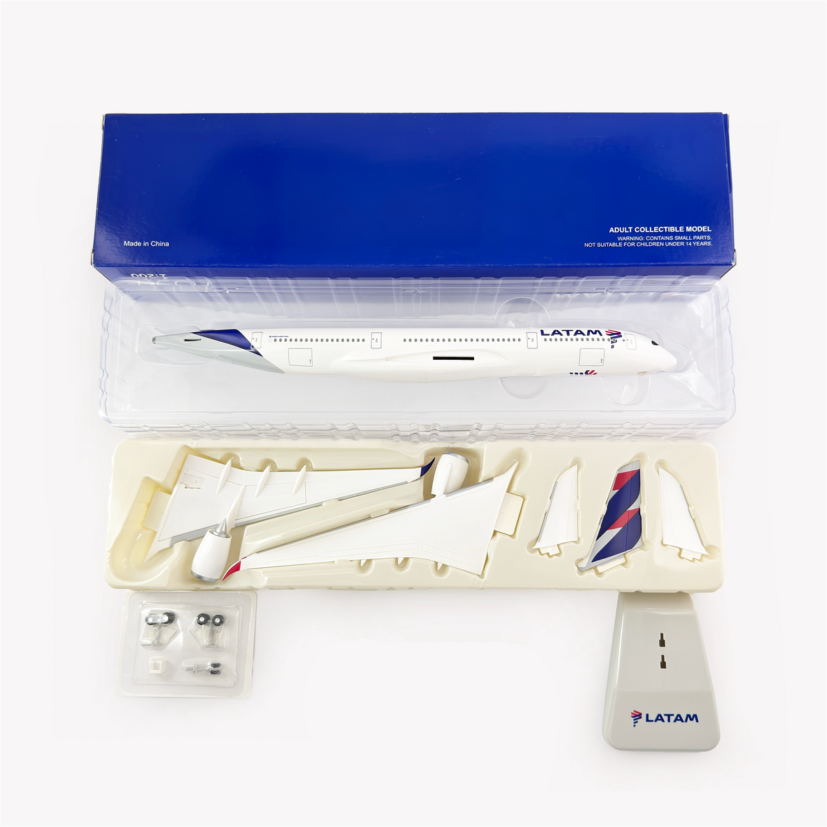 1/200 LAN Airlines A350-900 HG10741 - image 3