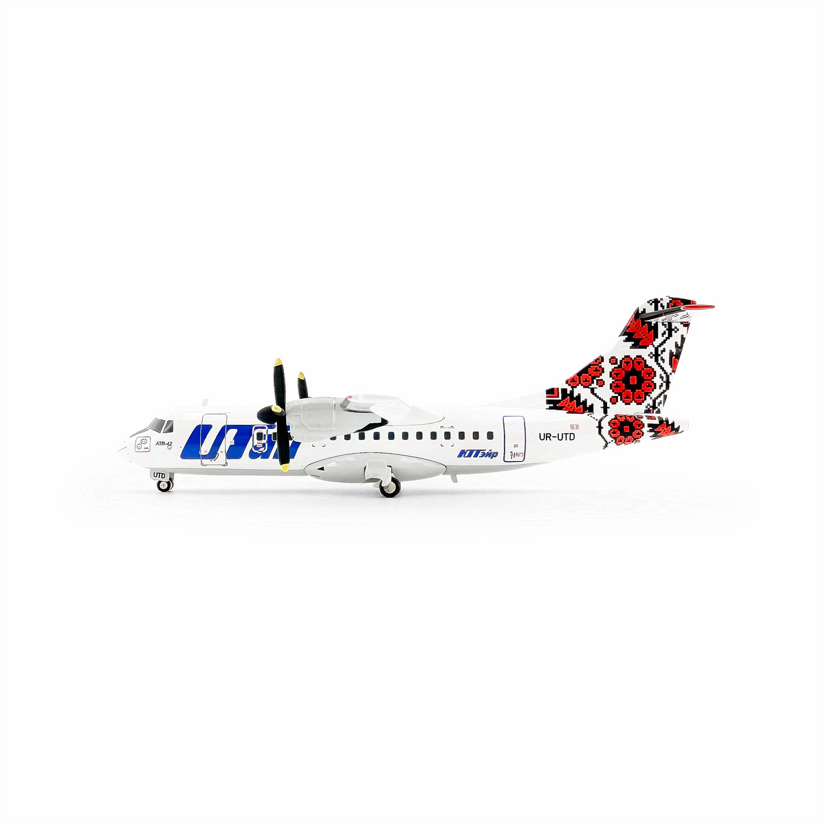 1/200 UTair ATR-72 UR-UTD 572651 - image 4