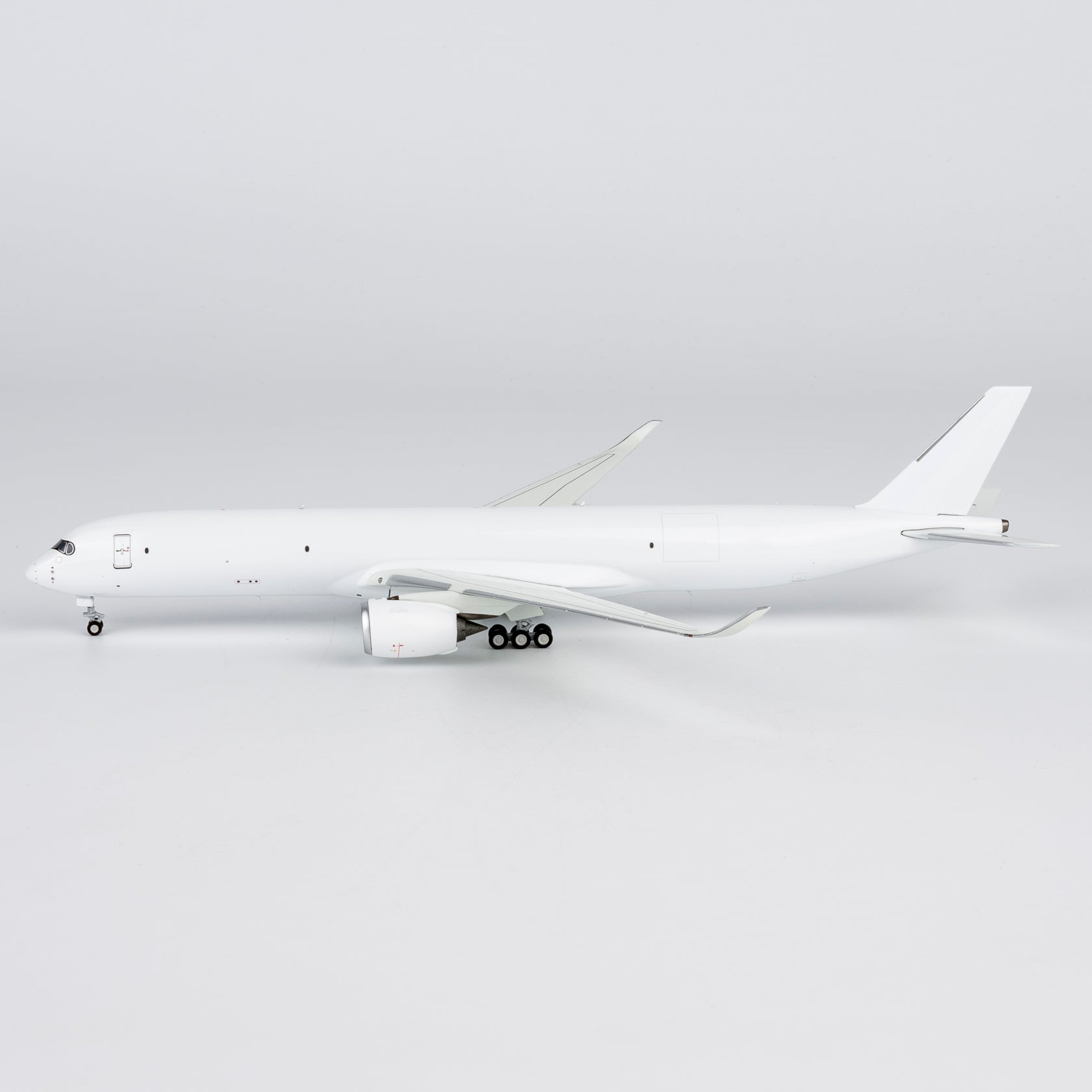 1/400 Airbus Industrie Airbus A350 NG46000 - cover
