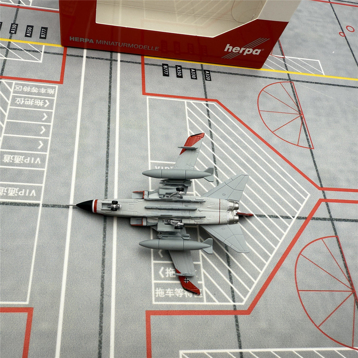 1/200 Luftwaffe Tornado 43+97 573573 - image 6