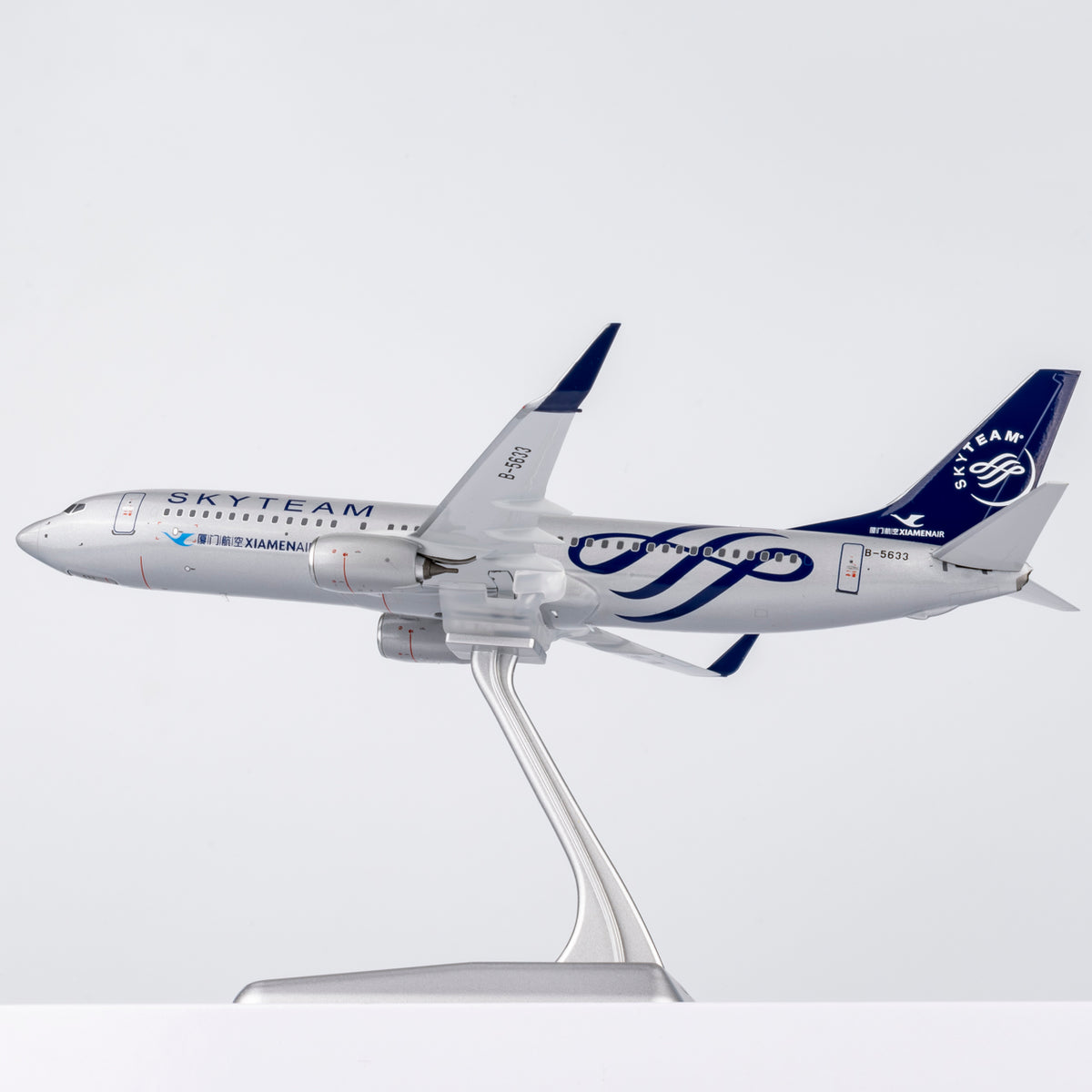 1/200 Xiamen Air Boeing 737-800 B-5633 NG64111