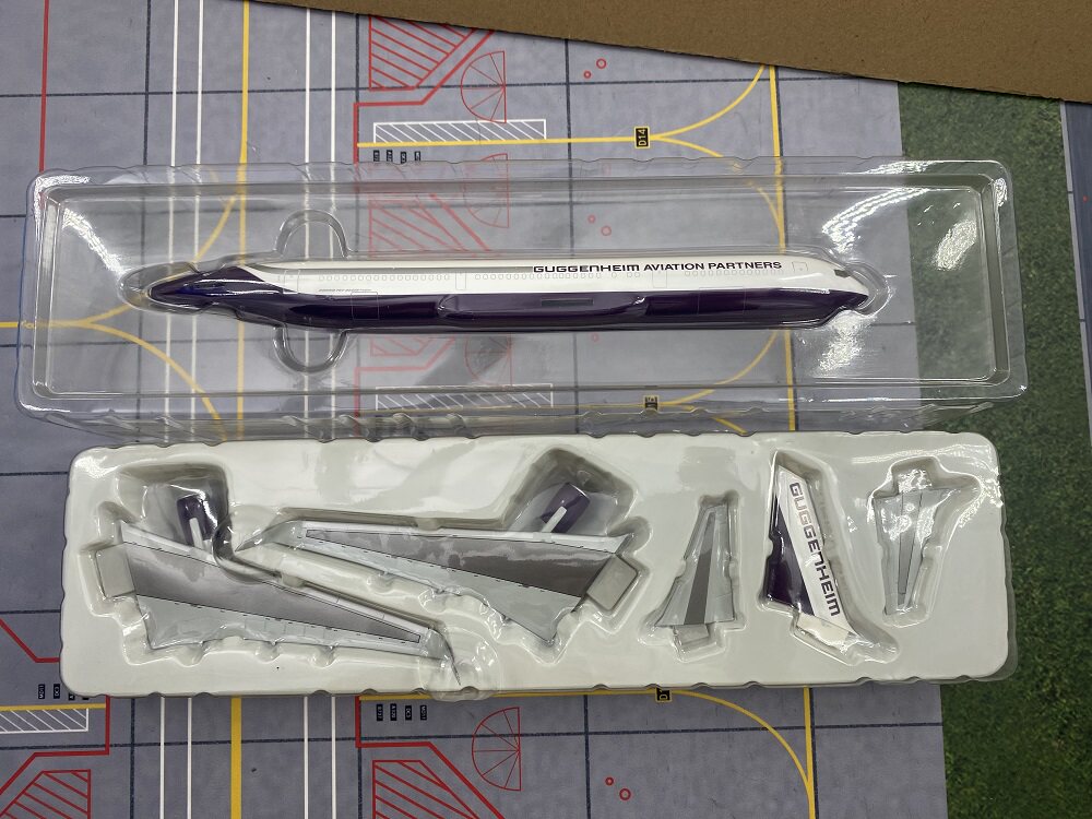 1/200 B767-300BCF 金融投资公司767-300BCF（白盒） - cover