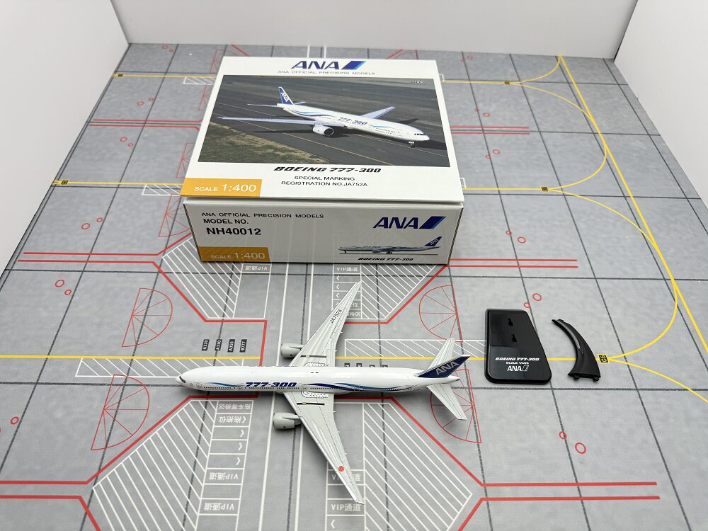 1/400 All Nippon Airways B777-300 JA752A - image 2