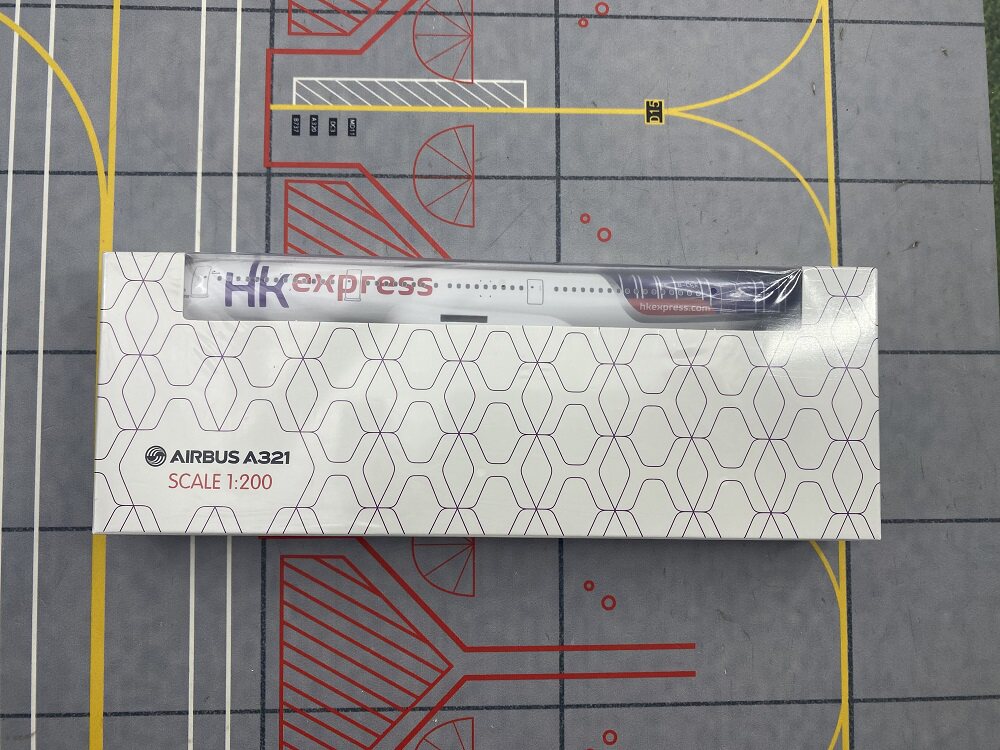 1/200 HK Express A321 - cover