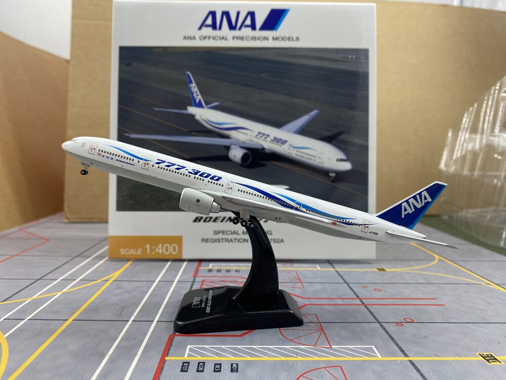 1/400 All Nippon Airways B777-300 JA752A - cover