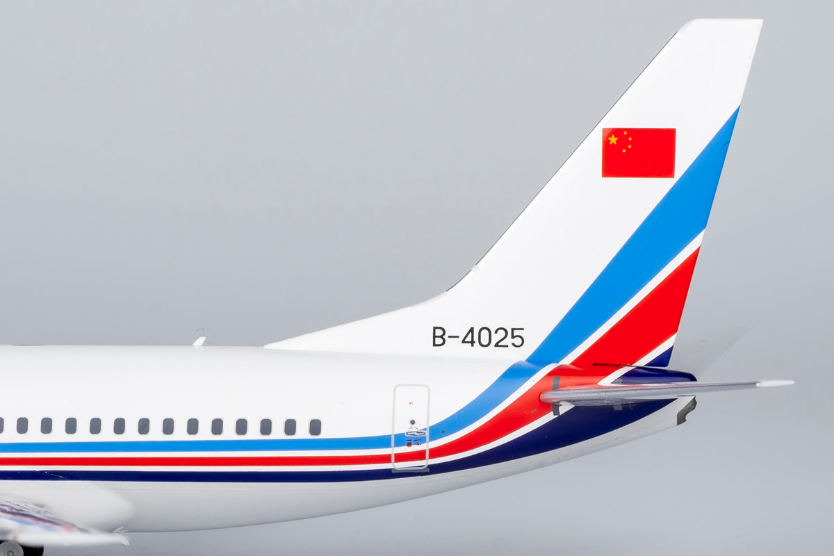 1/200 PLA Air Force Boeing 737-700 B-4025 NG05001