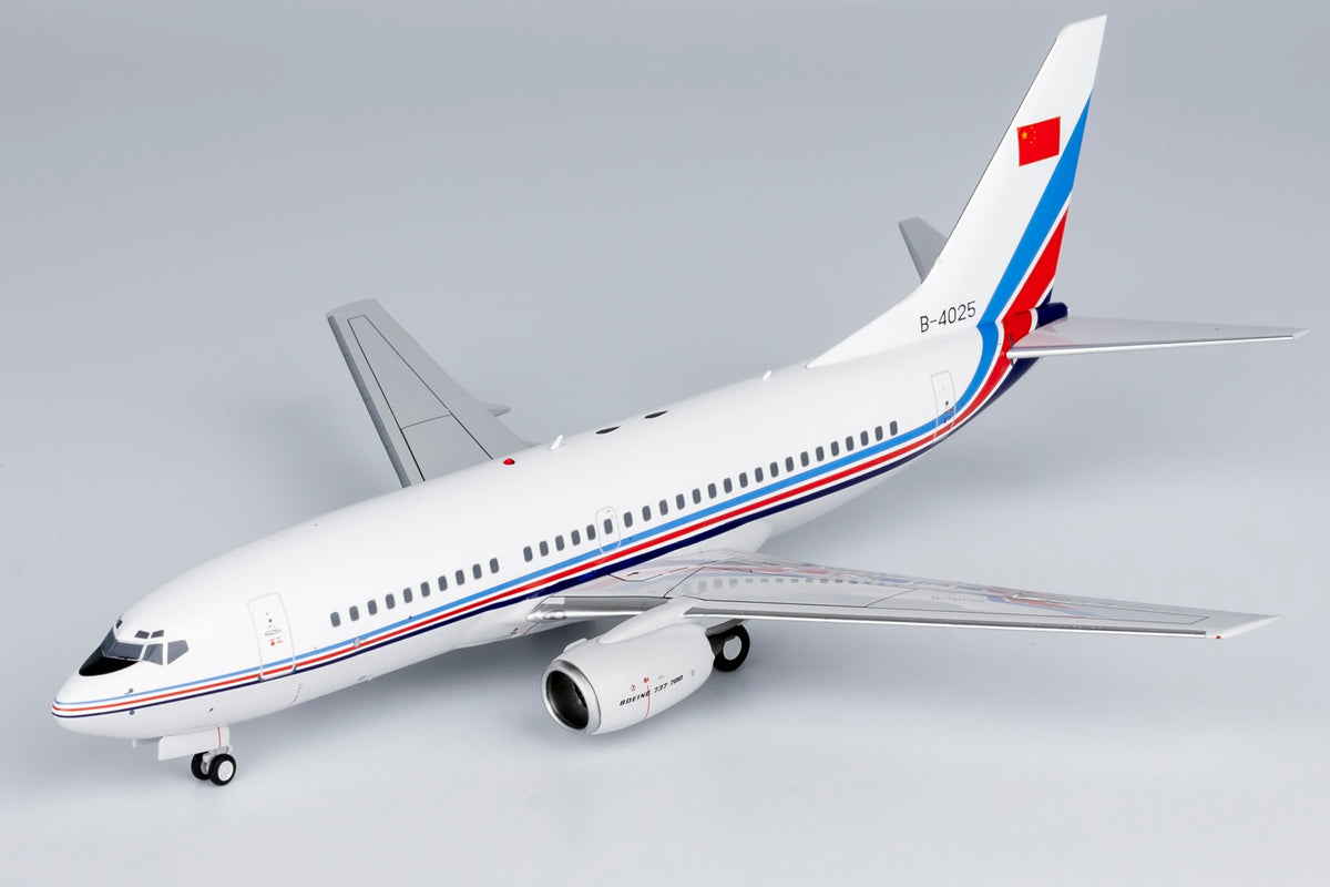 1/200 PLA Air Force Boeing 737-700 B-4025 NG05001