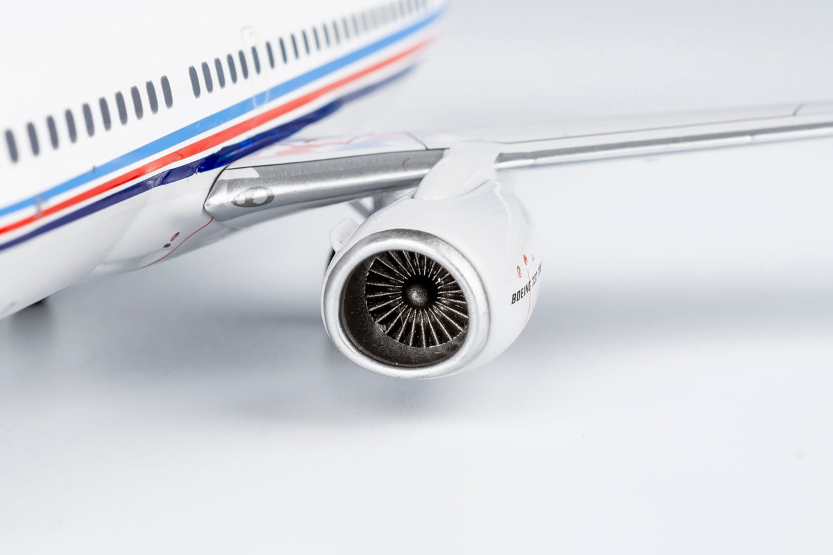 1/200 PLA Air Force Boeing 737-700 B-4025 NG05001