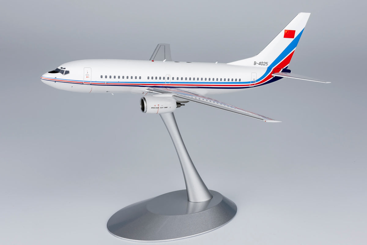 1/200 PLA Air Force Boeing 737-700 B-4025 NG05001