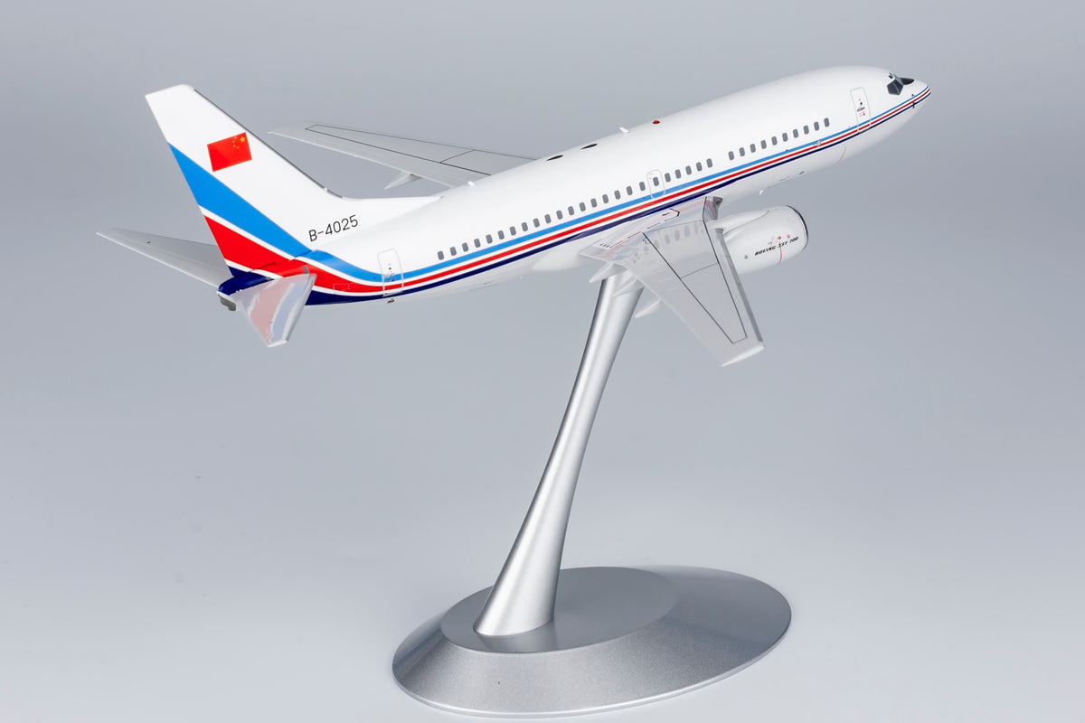 1/200 PLA Air Force Boeing 737-700 B-4025 NG05001