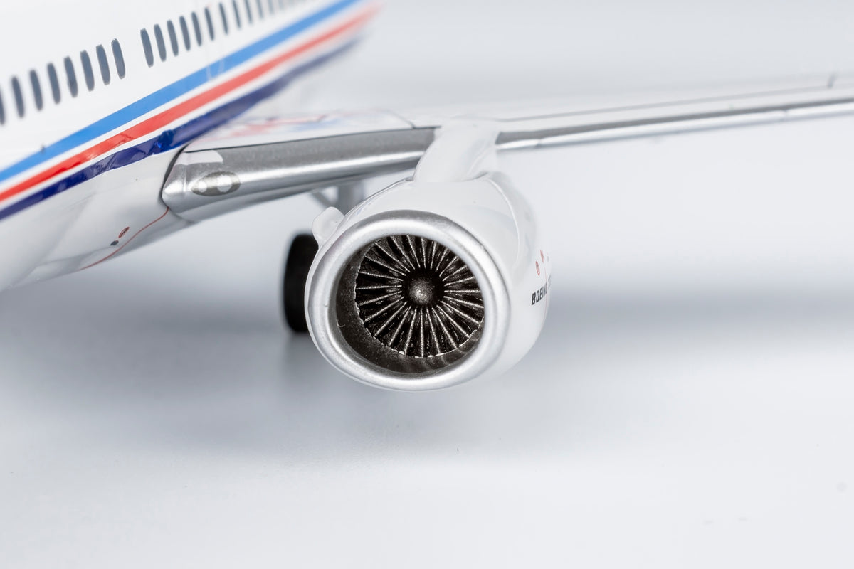 1/200 PLA Air Force Boeing 737-700 B-4026 NG05003