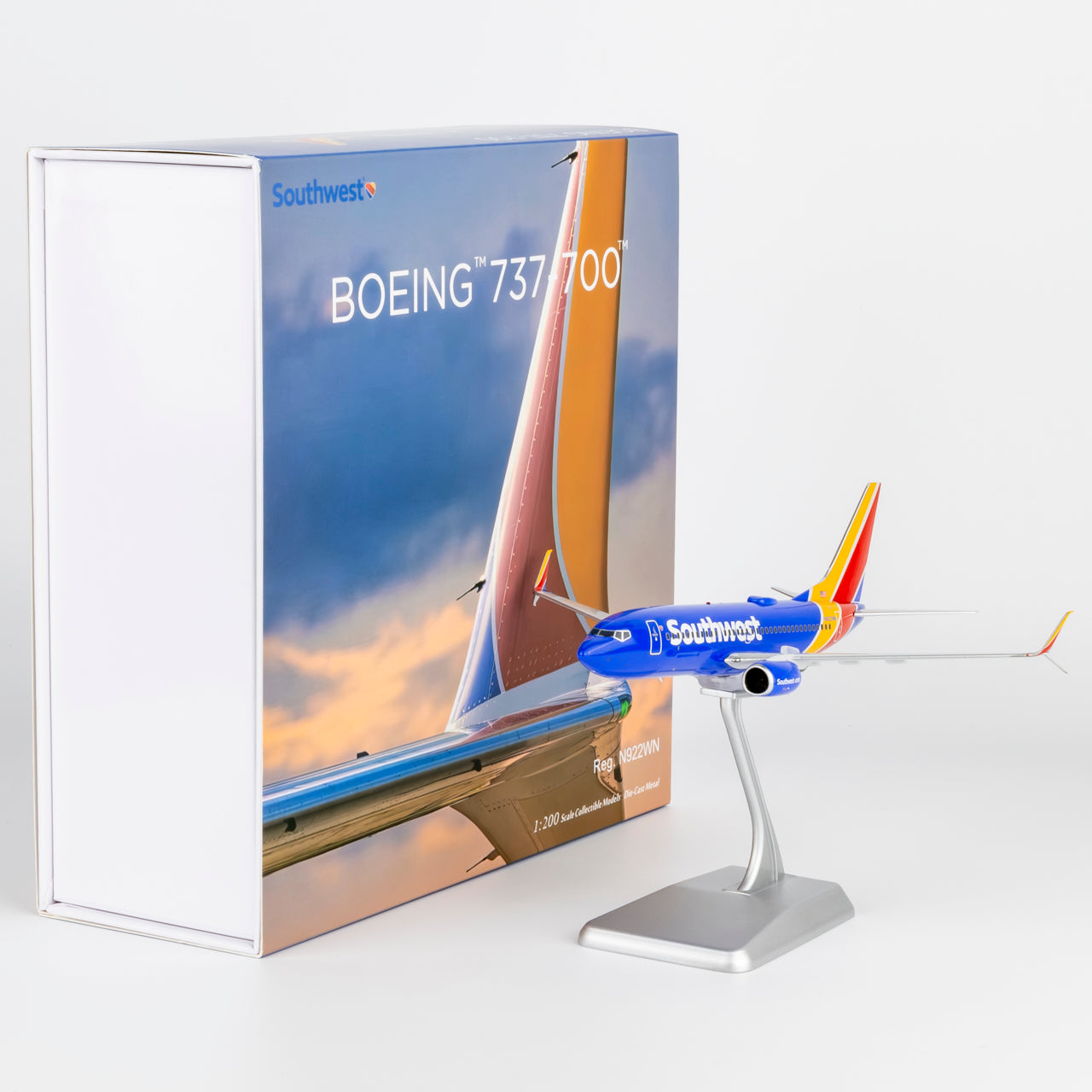 1/200 Southwest Airlines Boeing 737-700 N922WN NG05022 - cover