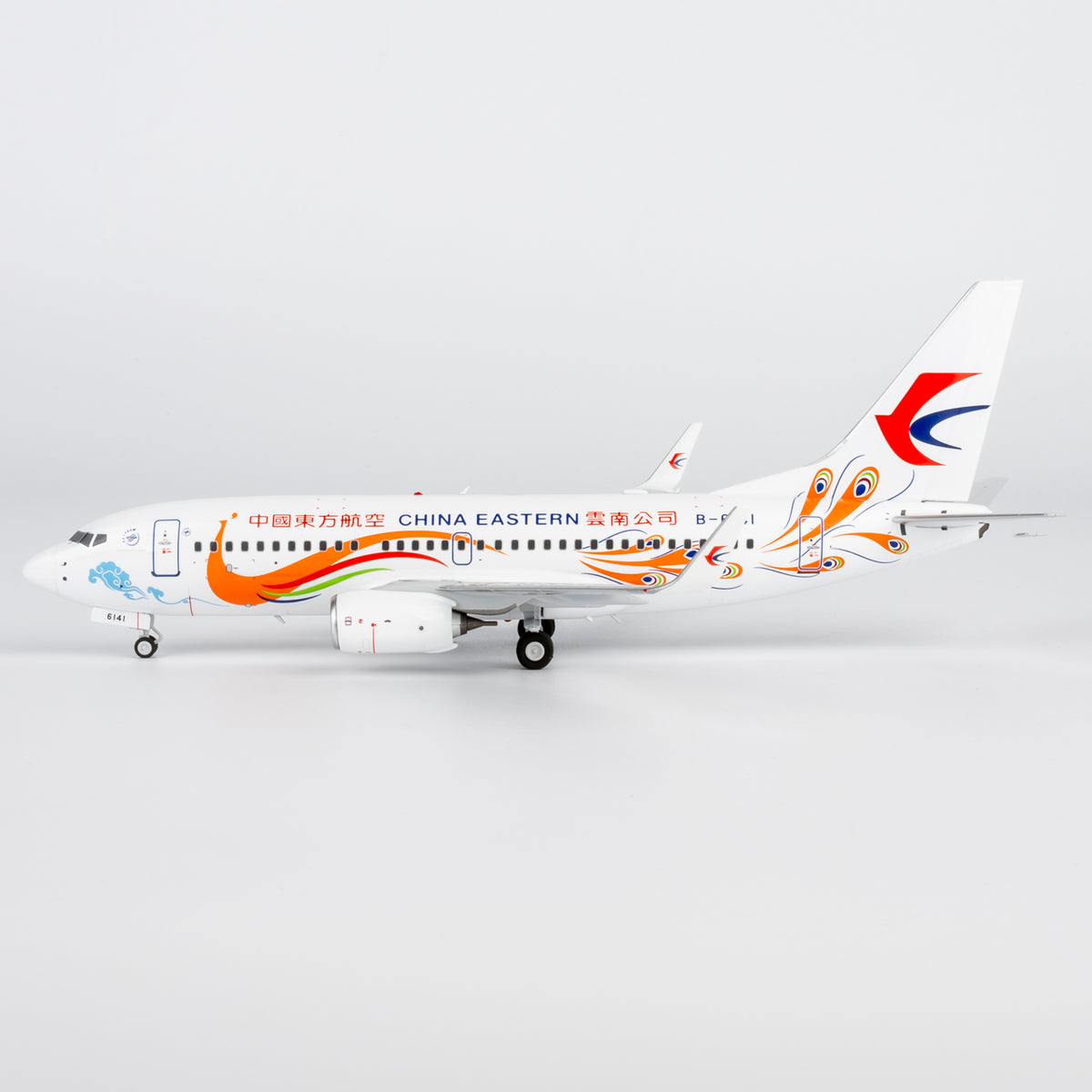 1/200 China Eastern Airlines Boeing 737-700 B-6141 NG05024