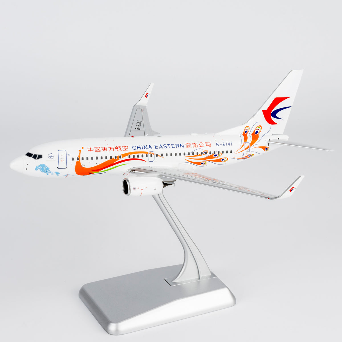 1/200 China Eastern Airlines Boeing 737-700 B-6141 NG05024