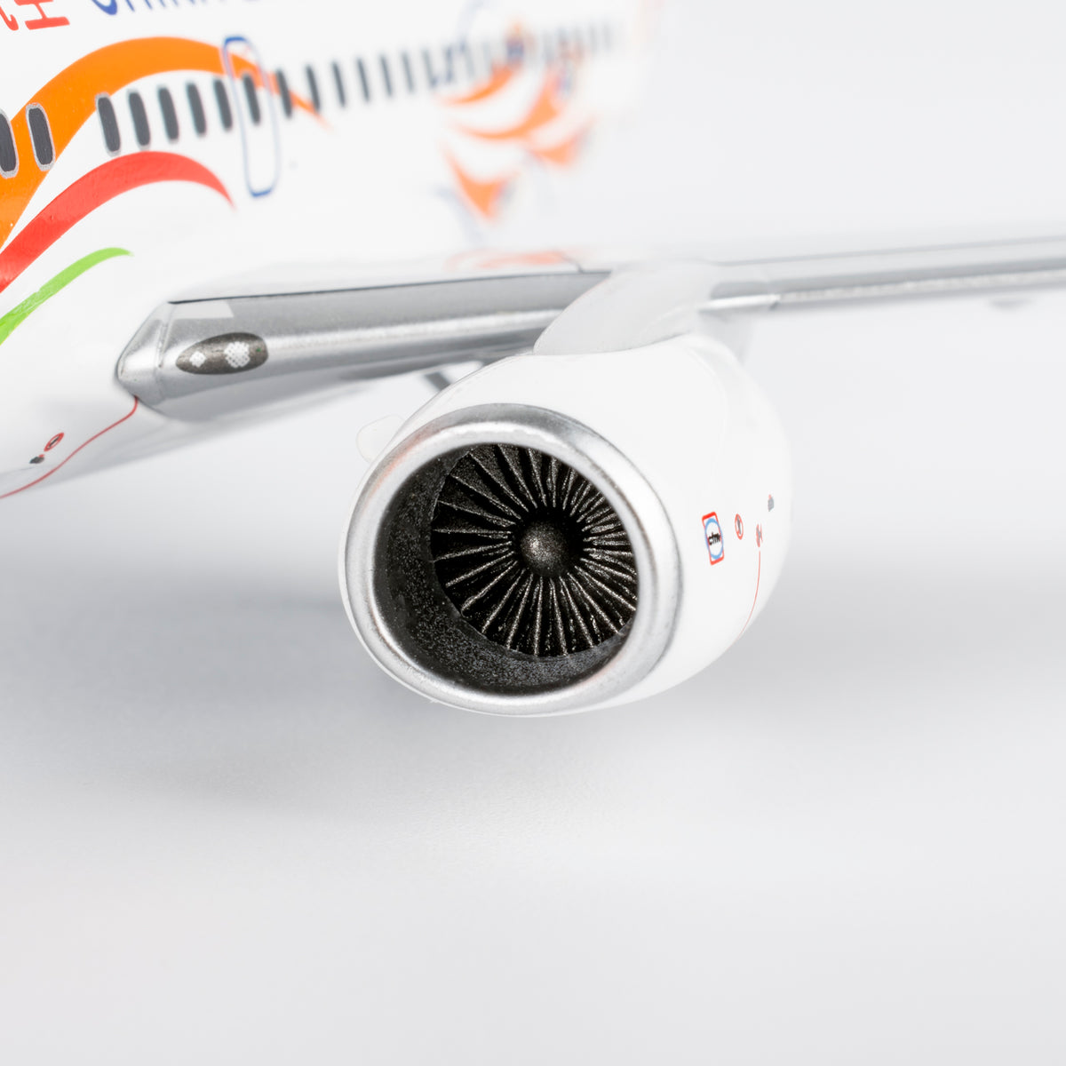 1/200 China Eastern Airlines Boeing 737-700 B-6141 NG05024