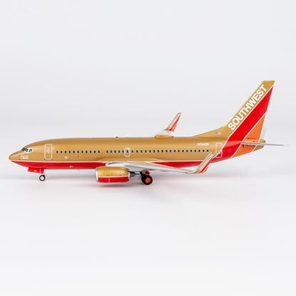 1/200 Southwest Airlines Boeing 737-700 N714CB "Desert Gold retro livery" NG05030