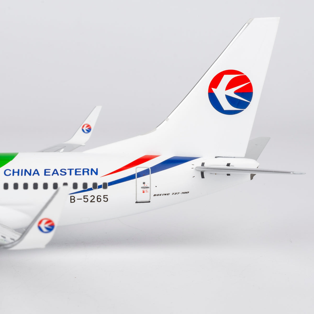 1/200 China Eastern Airlines Boeing 737-700 B-5265 NG05031