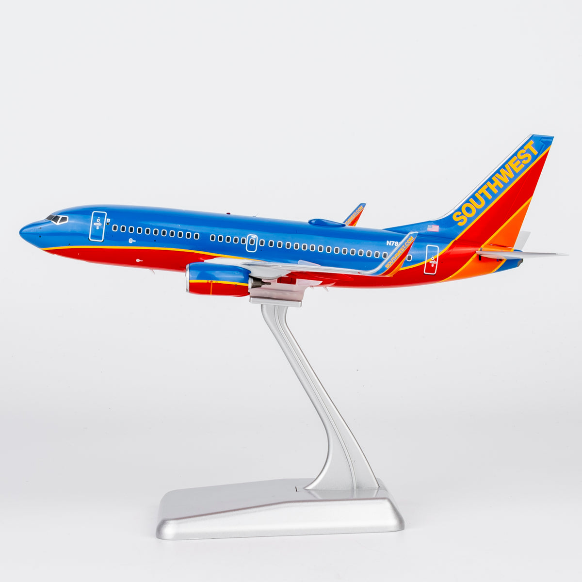 1/200 Southwest Airlines Boeing 737-700 N786SW "Canyon Blue livery" NG05032