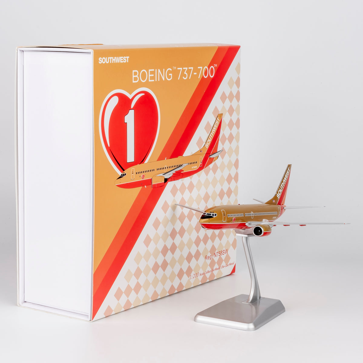 1/200 Southwest Airlines Boeing 737-700 N758SW "Mustard rocket livery" NG05033 - cover