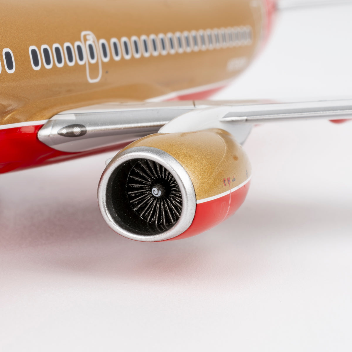 1/200 Southwest Airlines Boeing 737-700 N758SW "Mustard rocket livery" NG05033