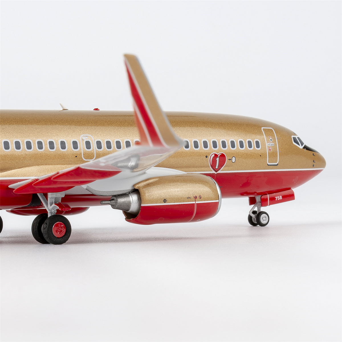 1/200 Southwest Airlines Boeing 737-700 N758SW "Mustard rocket livery" NG05034