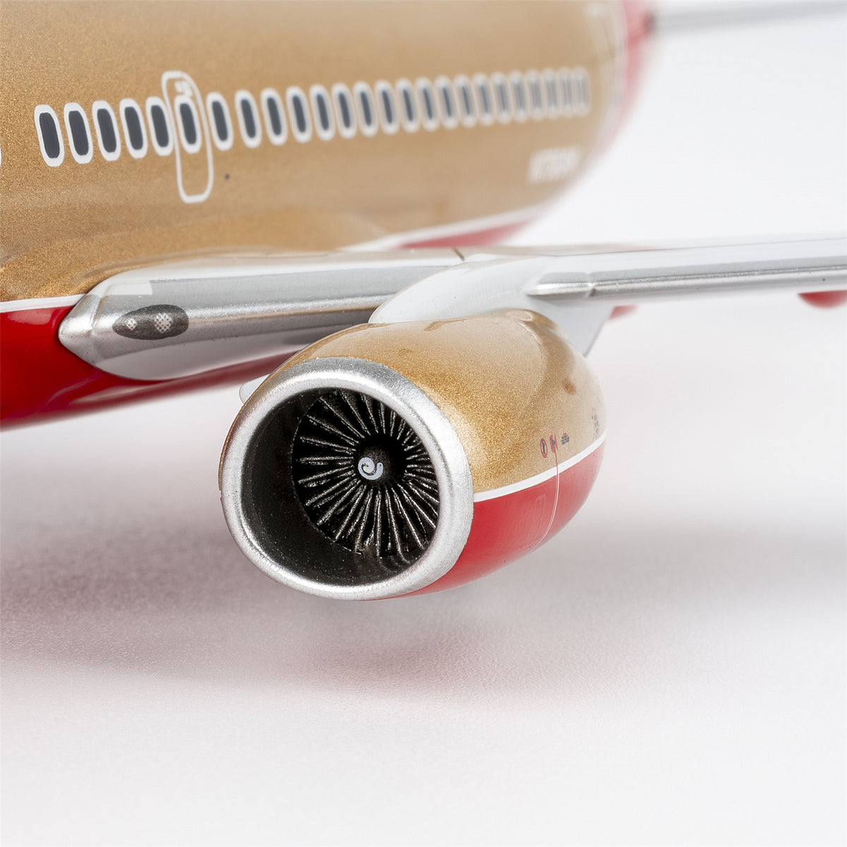 1/200 Southwest Airlines Boeing 737-700 N758SW "Mustard rocket livery" NG05034