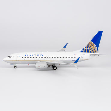 1/200 United Airlines Boeing 737-700 N27734 "CO-UA merged livery" NG05035