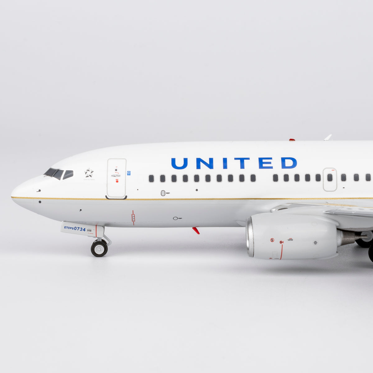 1/200 United Airlines Boeing 737-700 N27734 "CO-UA merged livery" NG05035