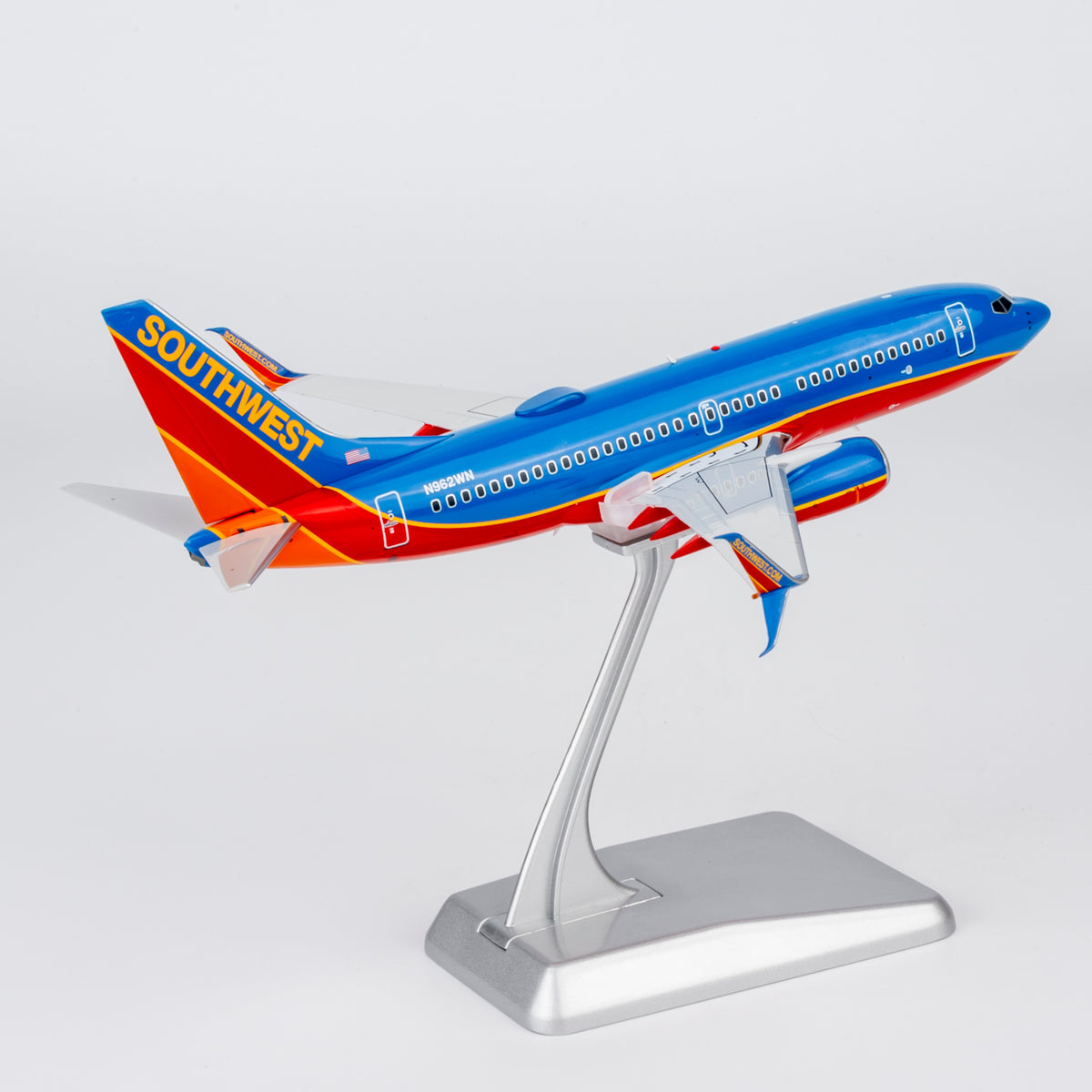 1/200 Southwest Airlines Boeing 737-700 N962WN "Canyon blue livery" NG05037