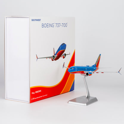 1/200 Southwest Airlines Boeing 737-700 N962WN "Canyon blue livery" NG05037 - cover