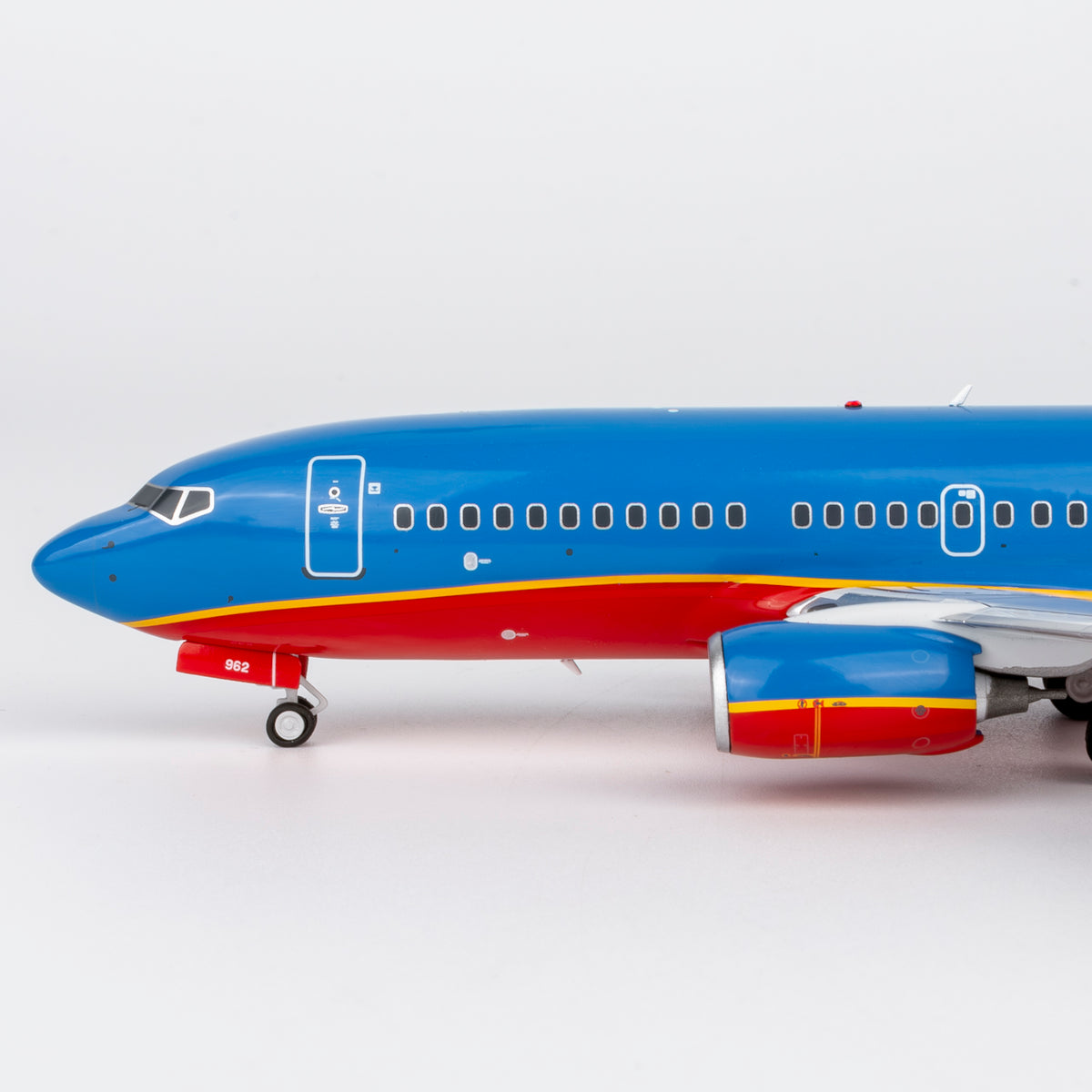 1/200 Southwest Airlines Boeing 737-700 N962WN "Canyon blue livery" NG05037