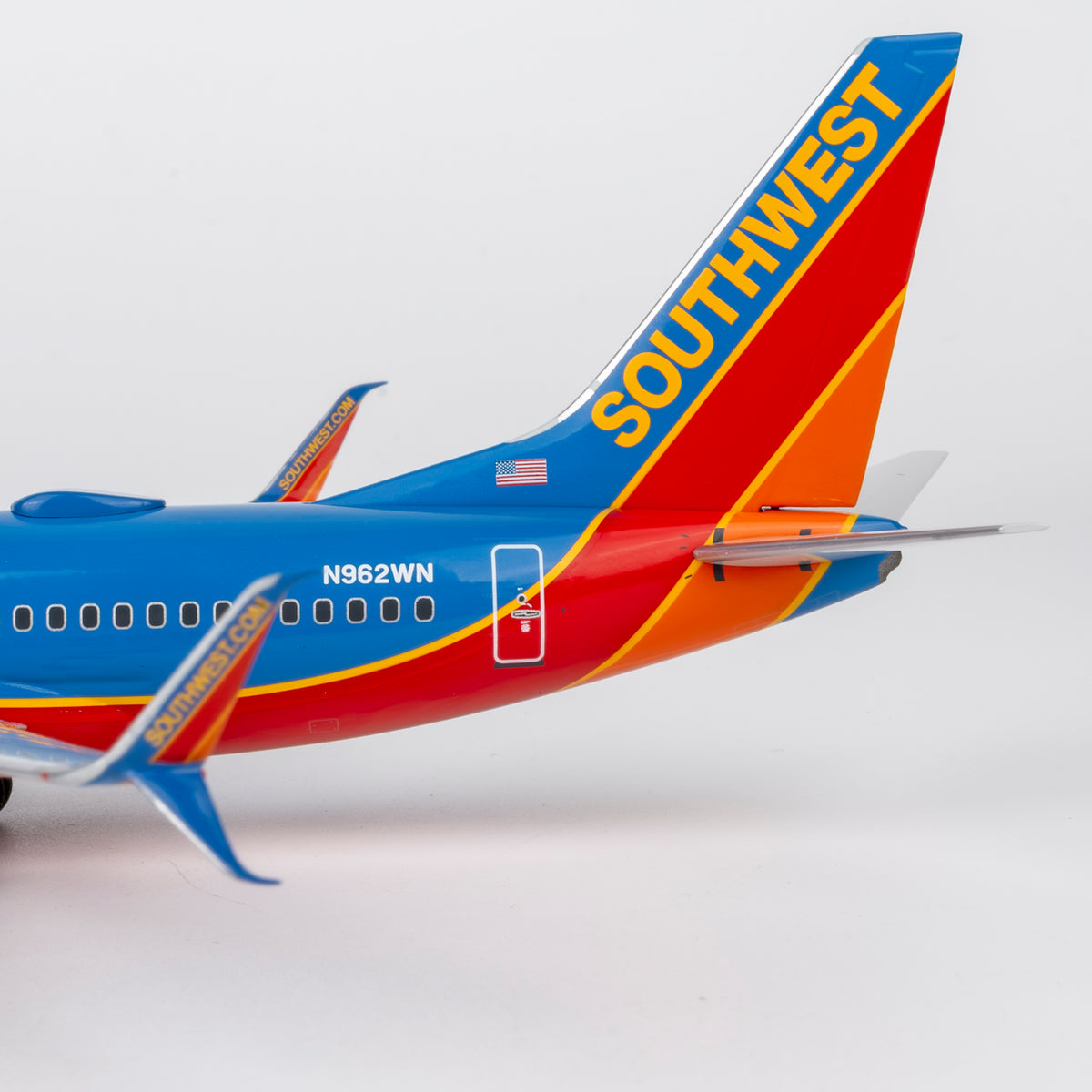 1/200 Southwest Airlines Boeing 737-700 N962WN "Canyon blue livery" NG05037