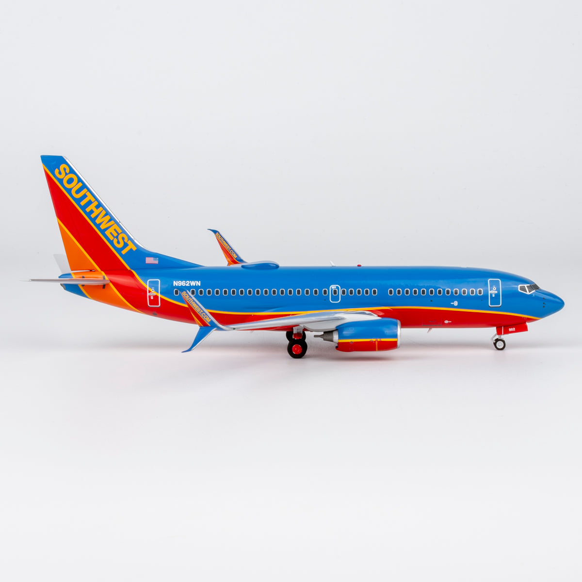 1/200 Southwest Airlines Boeing 737-700 N962WN "Canyon blue livery" NG05037