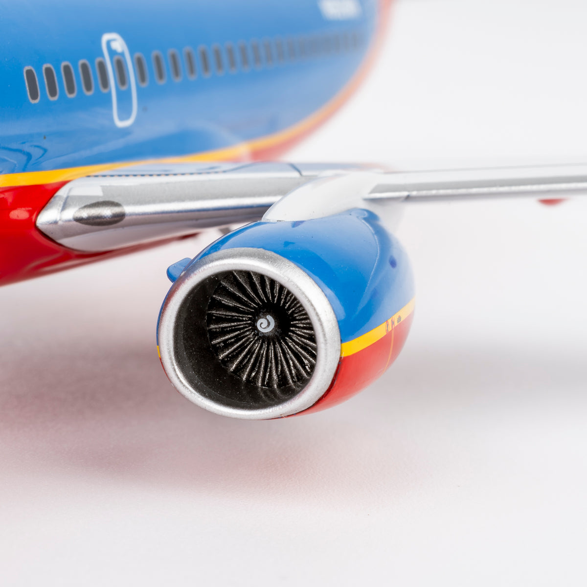 1/200 Southwest Airlines Boeing 737-700 N962WN "Canyon blue livery" NG05037