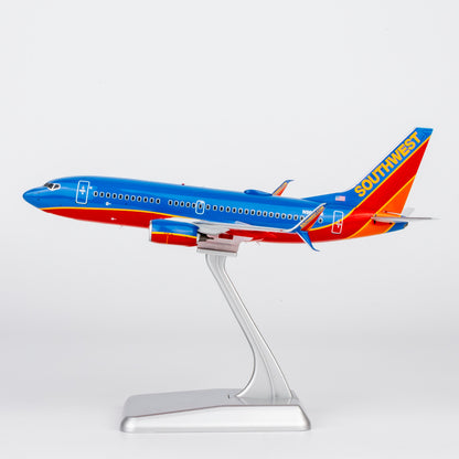 1/200 Southwest Airlines Boeing 737-700 N962WN "Canyon blue livery" NG05037