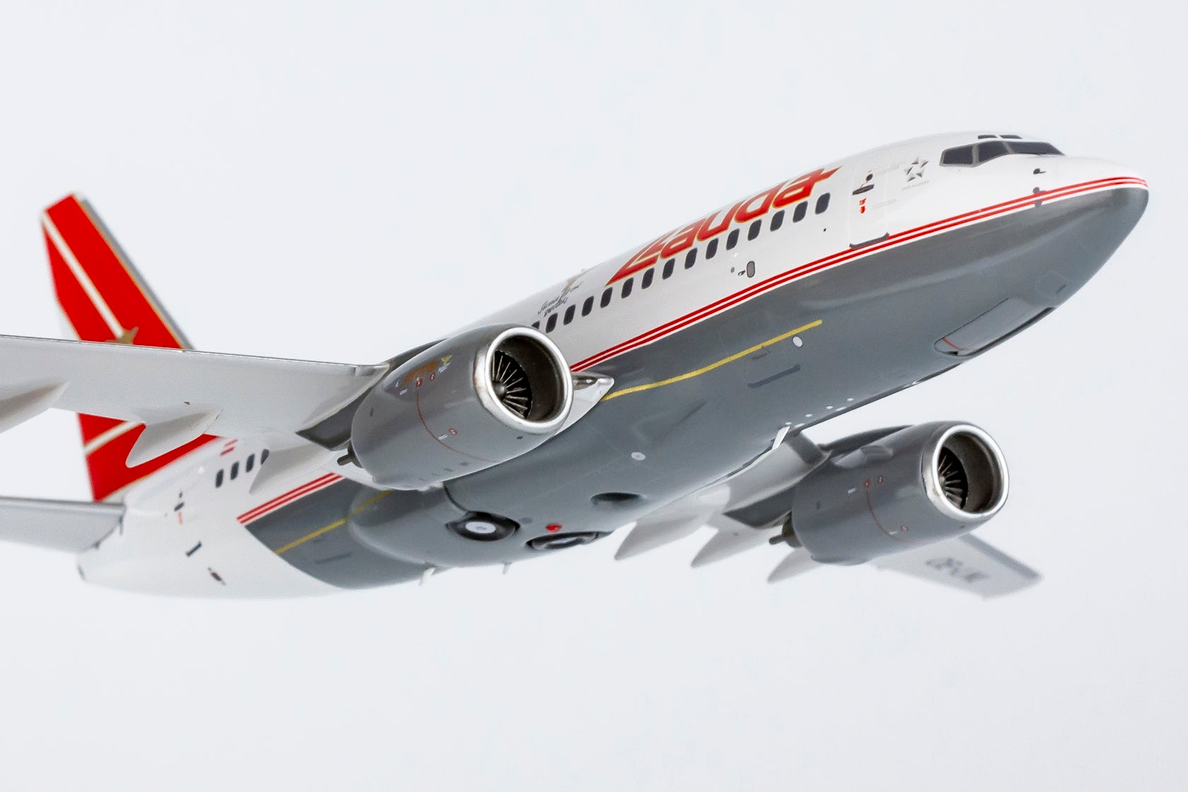 Lauda Air Boeing 737-600 OE-LNL