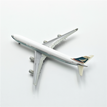 1/400 Cathay Pacific B747-400 B-HUI