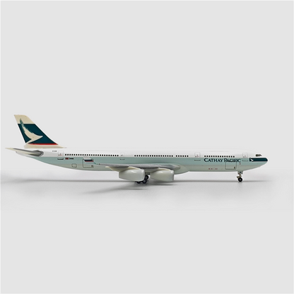 1/400 Cathay Pacific B747-400 B-HUI