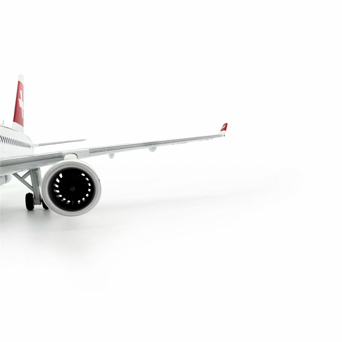 1/200 Swiss A220-300 HB-JCL 558952-001