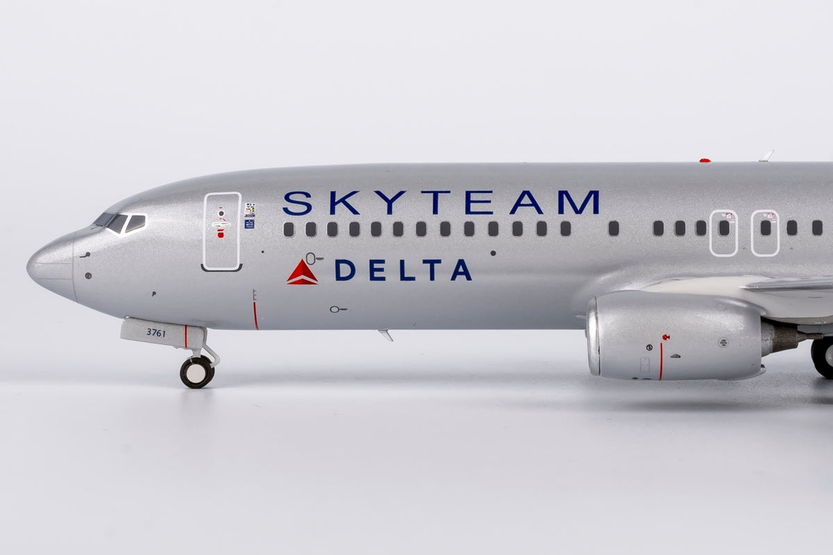 1/200 Delta Air Lines Boeing 737-800 N3761R NG08015