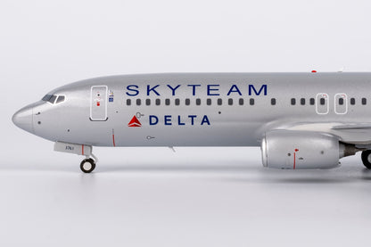 1/200 Delta Air Lines Boeing 737-800 N3761R NG08015