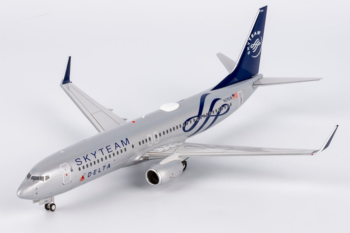 1/200 Delta Air Lines Boeing 737-800 N3761R NG08015