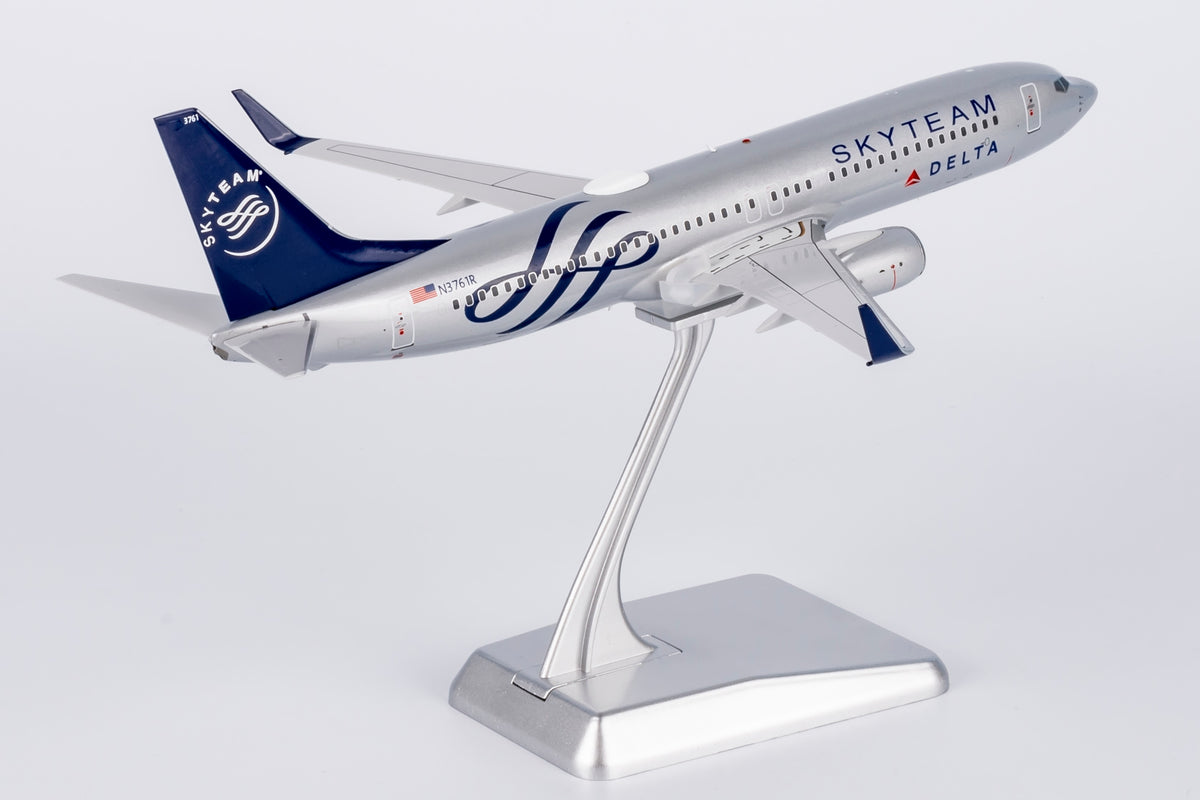 1/200 Delta Air Lines Boeing 737-800 N3761R NG08015
