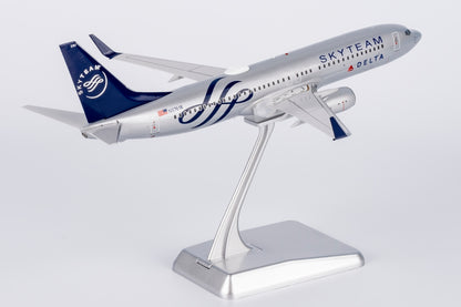 1/200 Delta Air Lines Boeing 737-800 N3761R NG08015