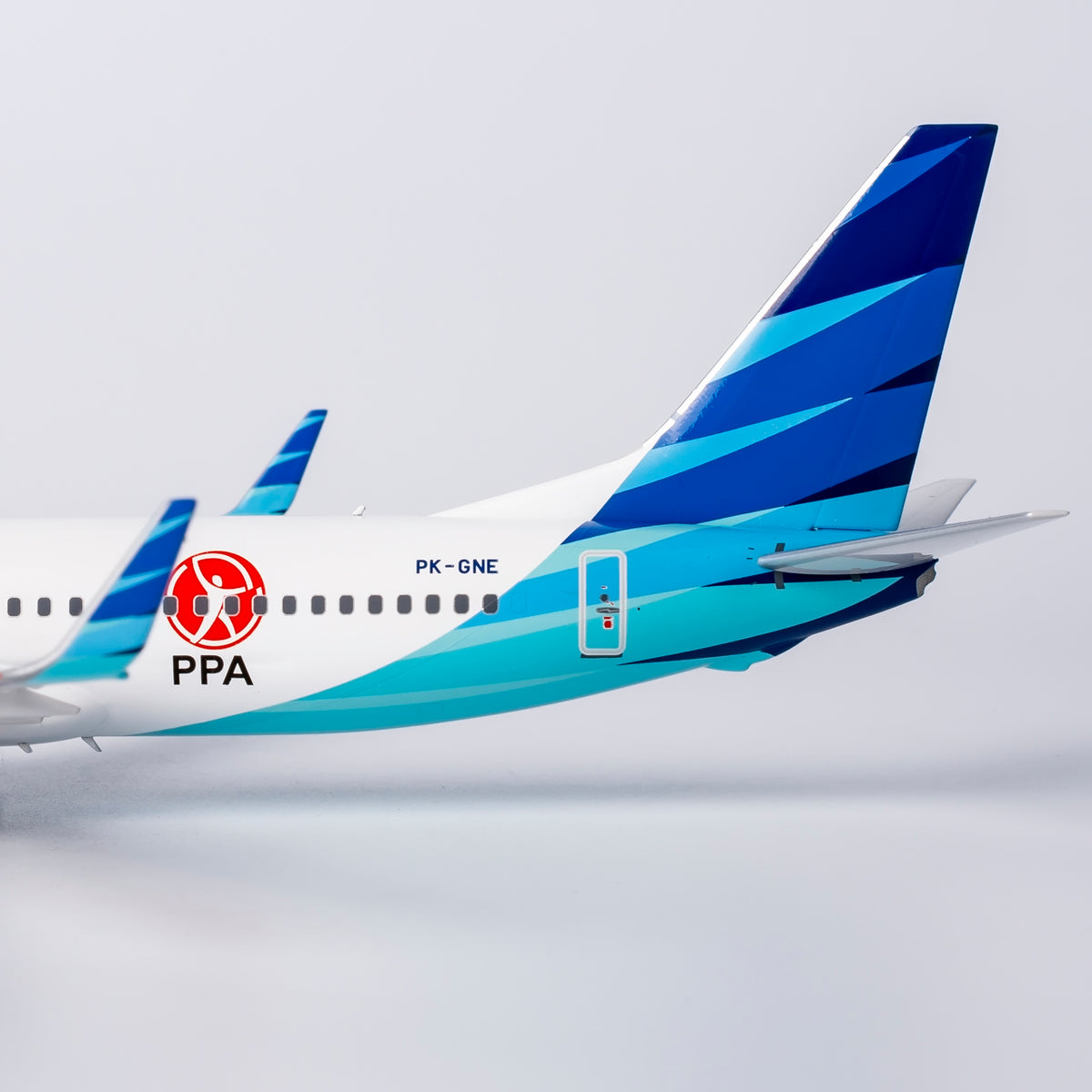 1/200 Garuda Indonesia Boeing 737-800 PK-GNE "with PPA sticker + round stand" NG08023